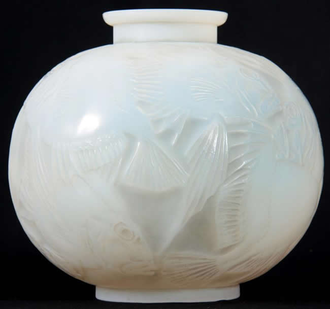R. Lalique Poissons Vase