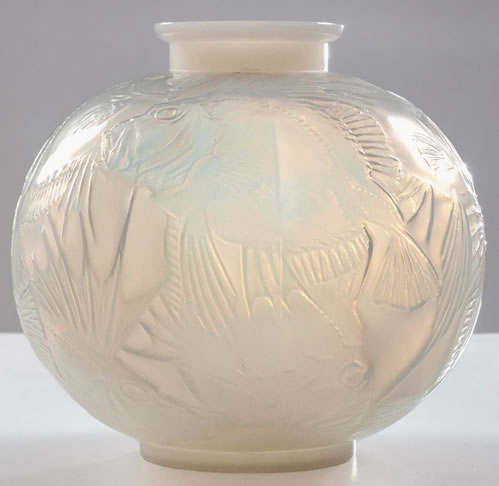 R. Lalique Poissons Vase
