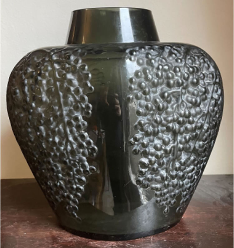 R. Lalique Poivre Vase