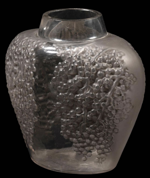R. Lalique Poivre Vase