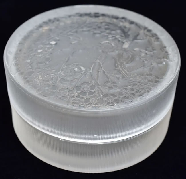 R. Lalique Pommier Du Japon Powder Box