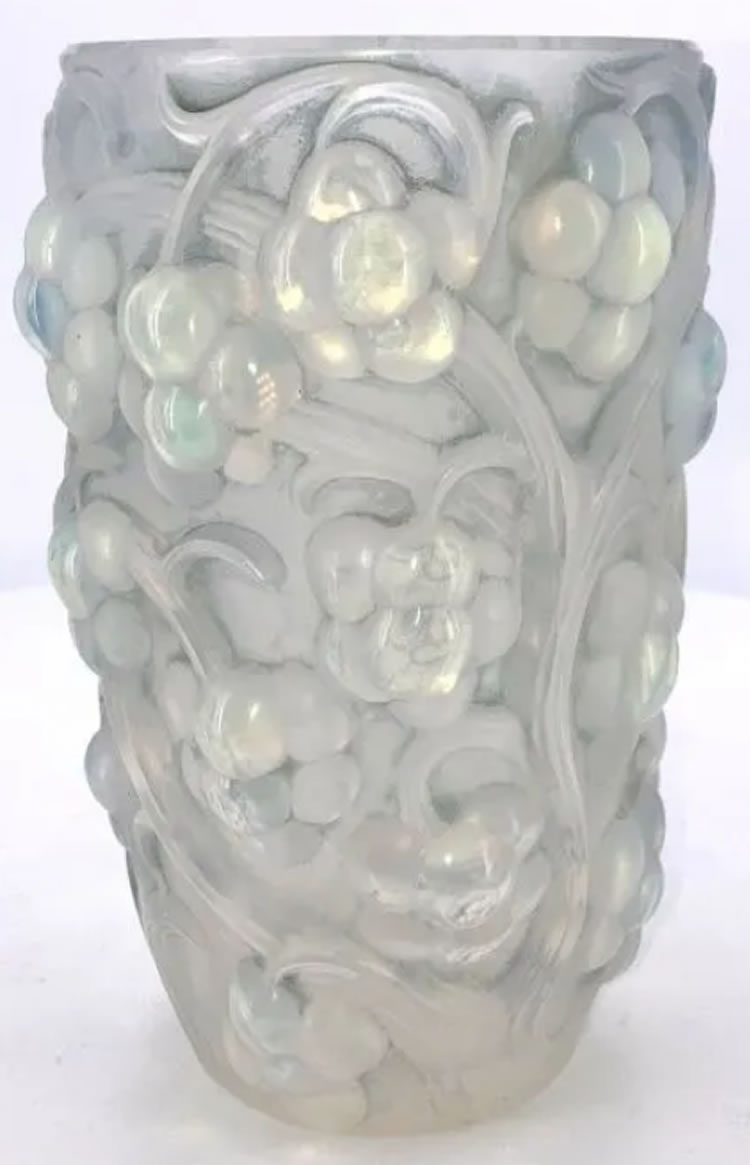 R. Lalique Raisins Vase