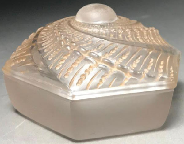 R. Lalique Saint-Nectaire Box