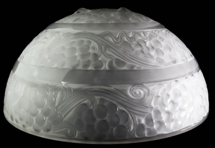 R. Lalique Saint-Vincent Light Shade