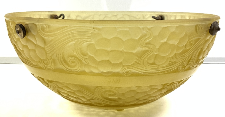R. Lalique Saint-Vincent Light Shade