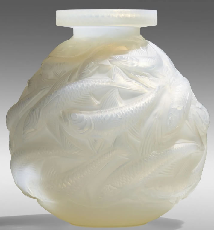 R. Lalique Salmonides Vase