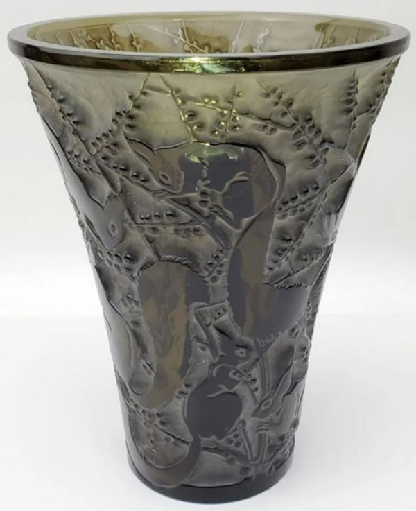 R. Lalique Senart Vase