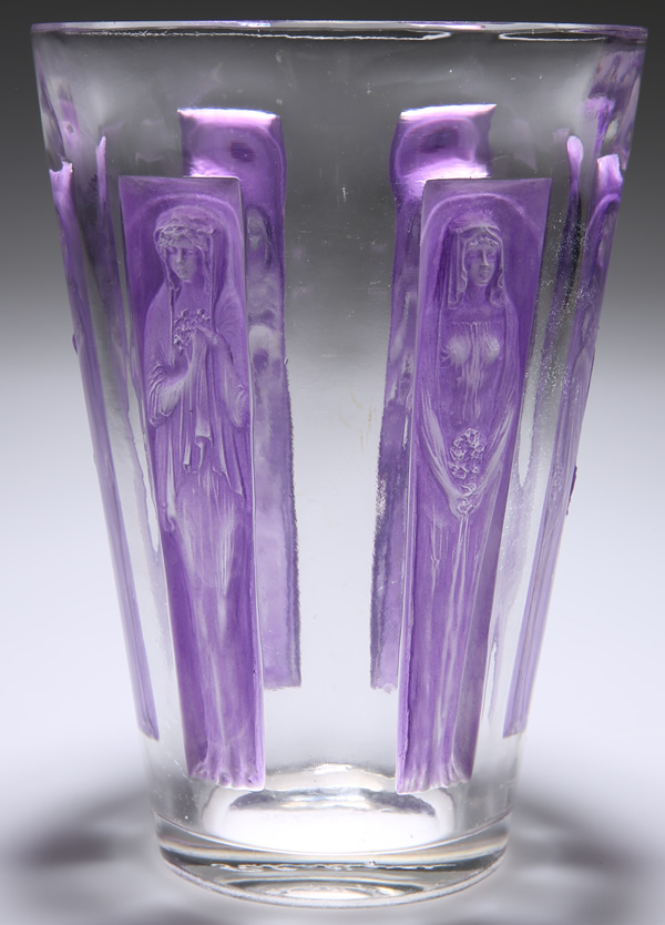 R. Lalique Gobelet Six Figurines Vase