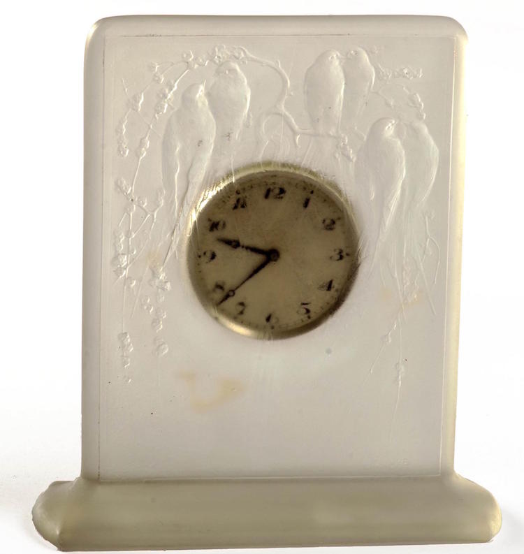 R. Lalique Six Hirondelles Perchees Pendulette