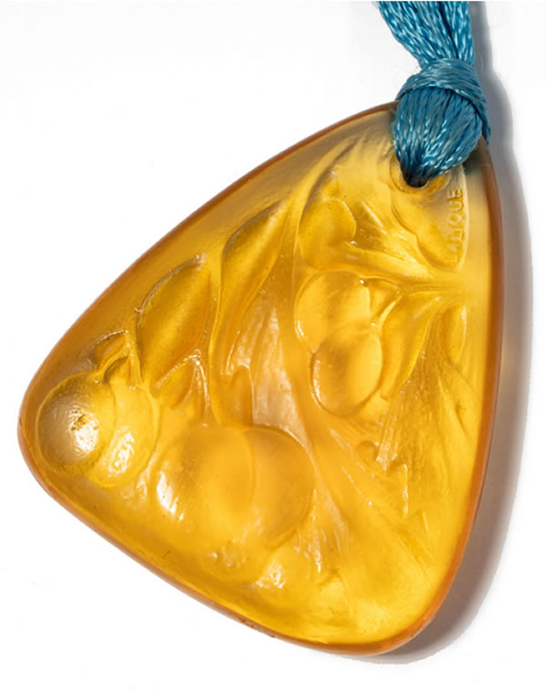 R. Lalique Sorbier Pendant