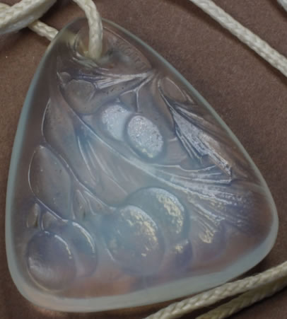 R. Lalique Sorbier Pendant
