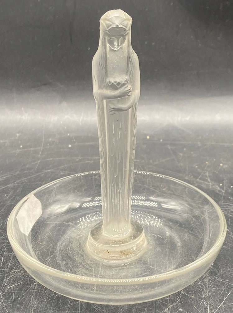 R. Lalique Statuette De La Fontaine Cendrier
