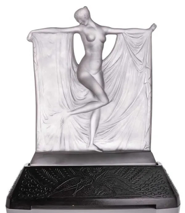 R. Lalique Suzanne Statue