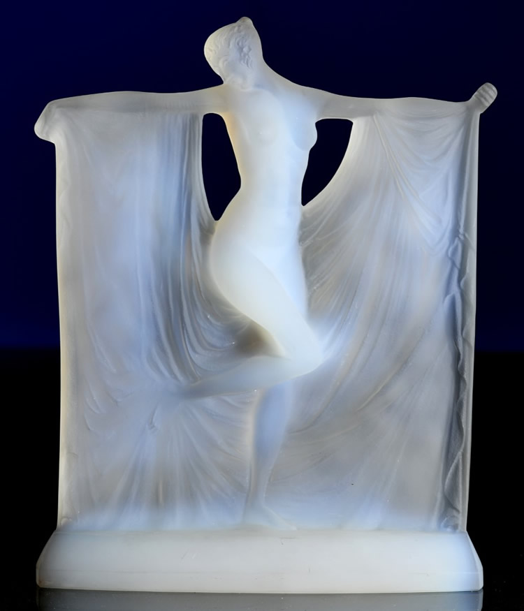 R. Lalique Suzanne Statue