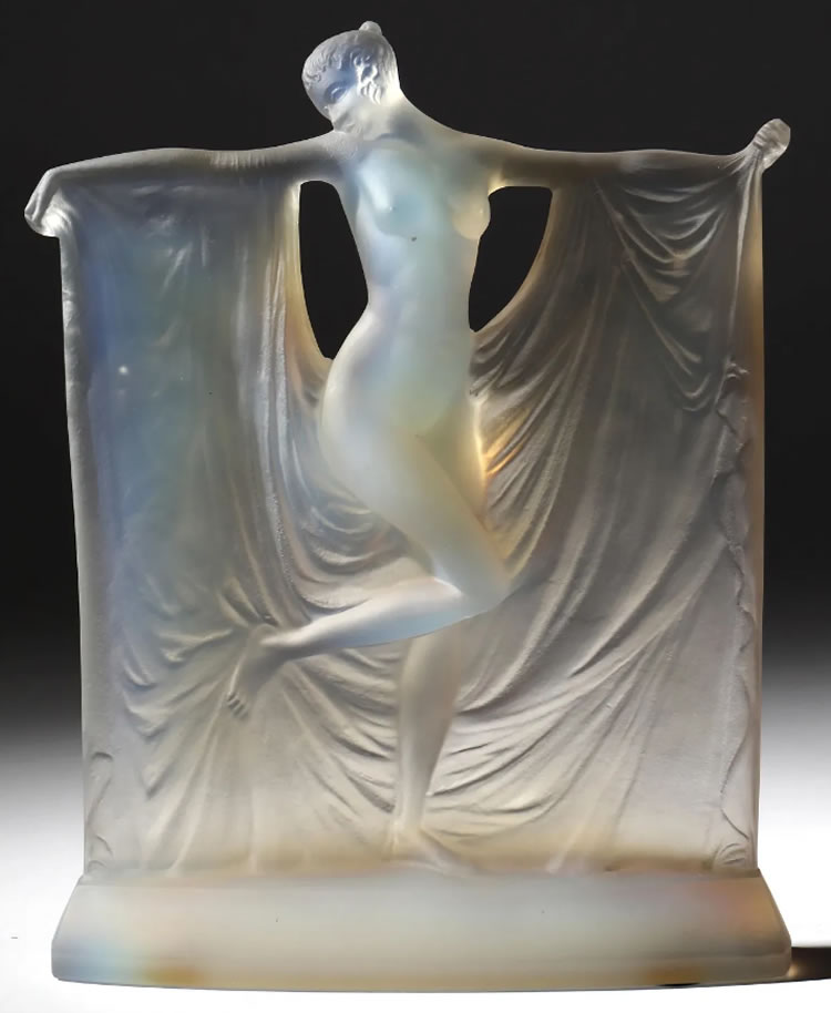 R. Lalique Suzanne Statue
