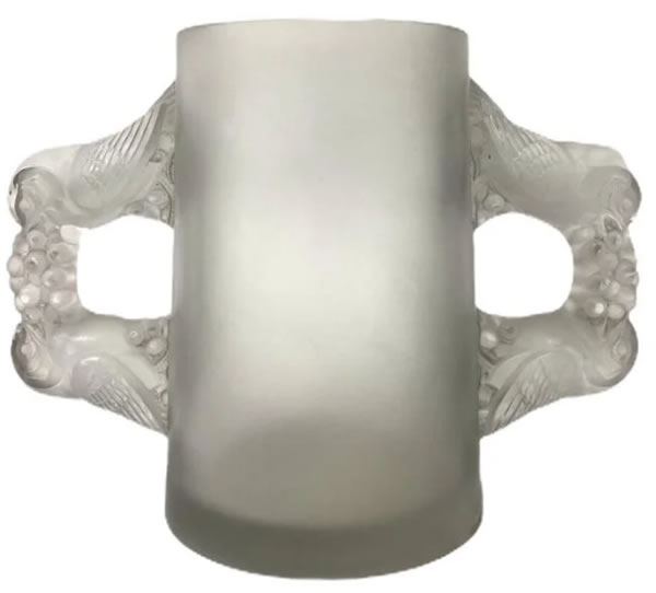 R. Lalique Sylvia Covered Vase