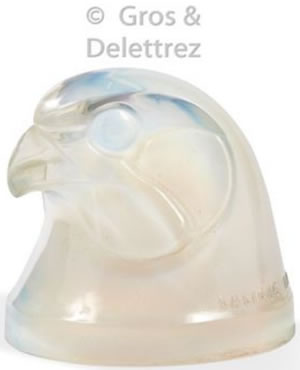 R. Lalique Tete d'epervier Mascotte