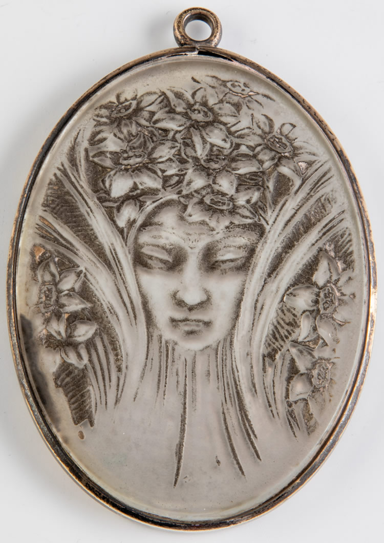 R. Lalique Tete Pendant