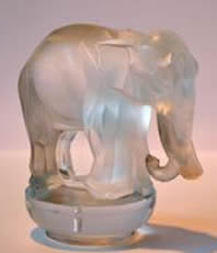 R. Lalique Toby Paperweight