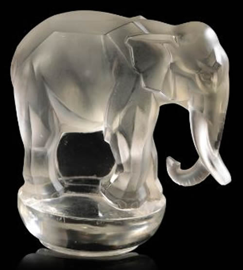 R. Lalique Toby Paperweight