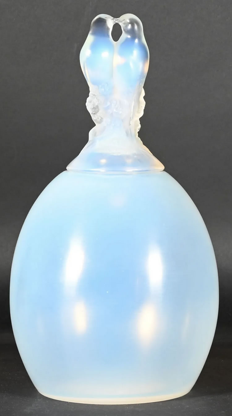 R. Lalique Tourterelles Vase