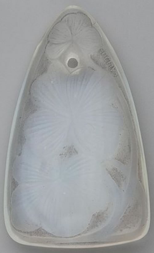 R. Lalique Trefles Pendant