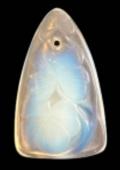 R. Lalique Trefles Pendant
