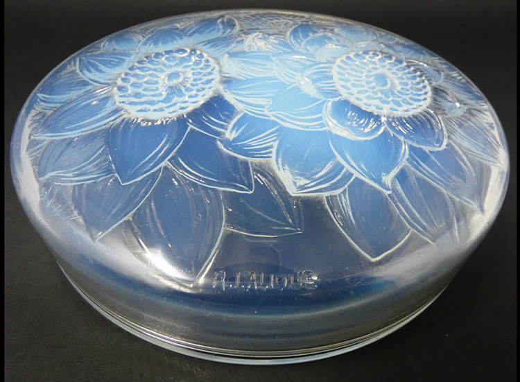 R. Lalique Trois Dahlias Box