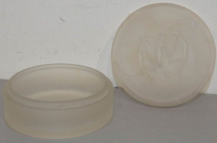 R. Lalique Trois Figurines Boite