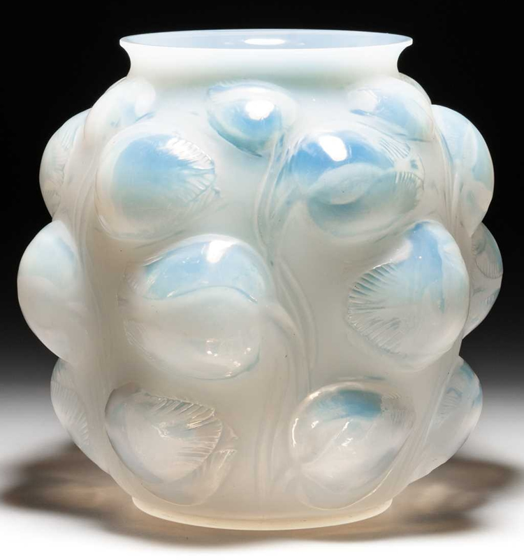 R. Lalique Tulipes Vase