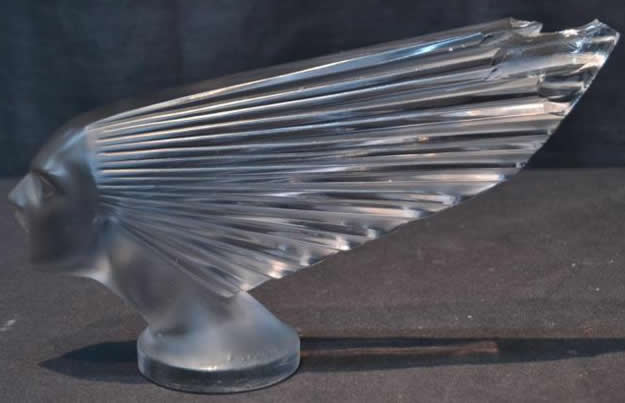 R. Lalique Victoire Hood Ornament