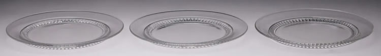 R. Lalique Vougeot Plate