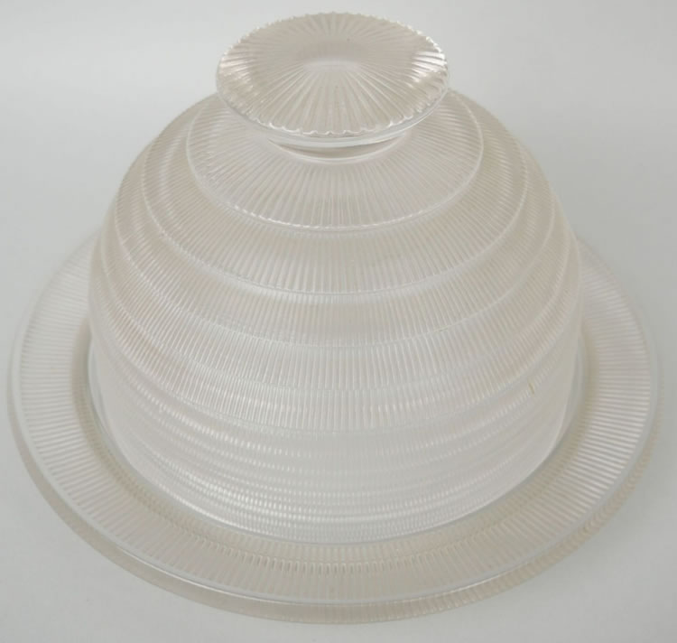 R. Lalique Wingen Cloche a Fromage