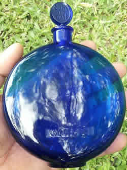 Dans La Nuit-4 Molded WORTH On Lower Front Side And Molded LALIQUE To Underside