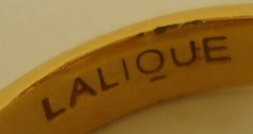 Modern Crystal Metal Ring LALIQUE Signature Inside The Shanks With A Straight Line Under The Q